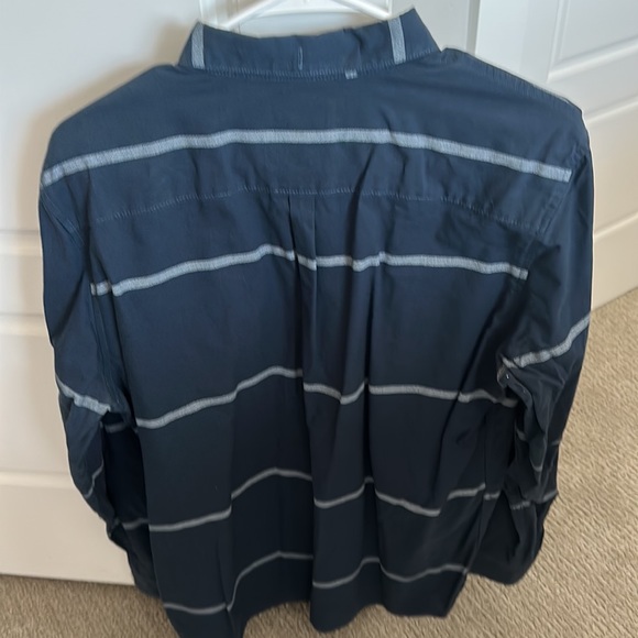 Ripcurl dress shirt… button up size medium. In great condition - Picture 4 of 4